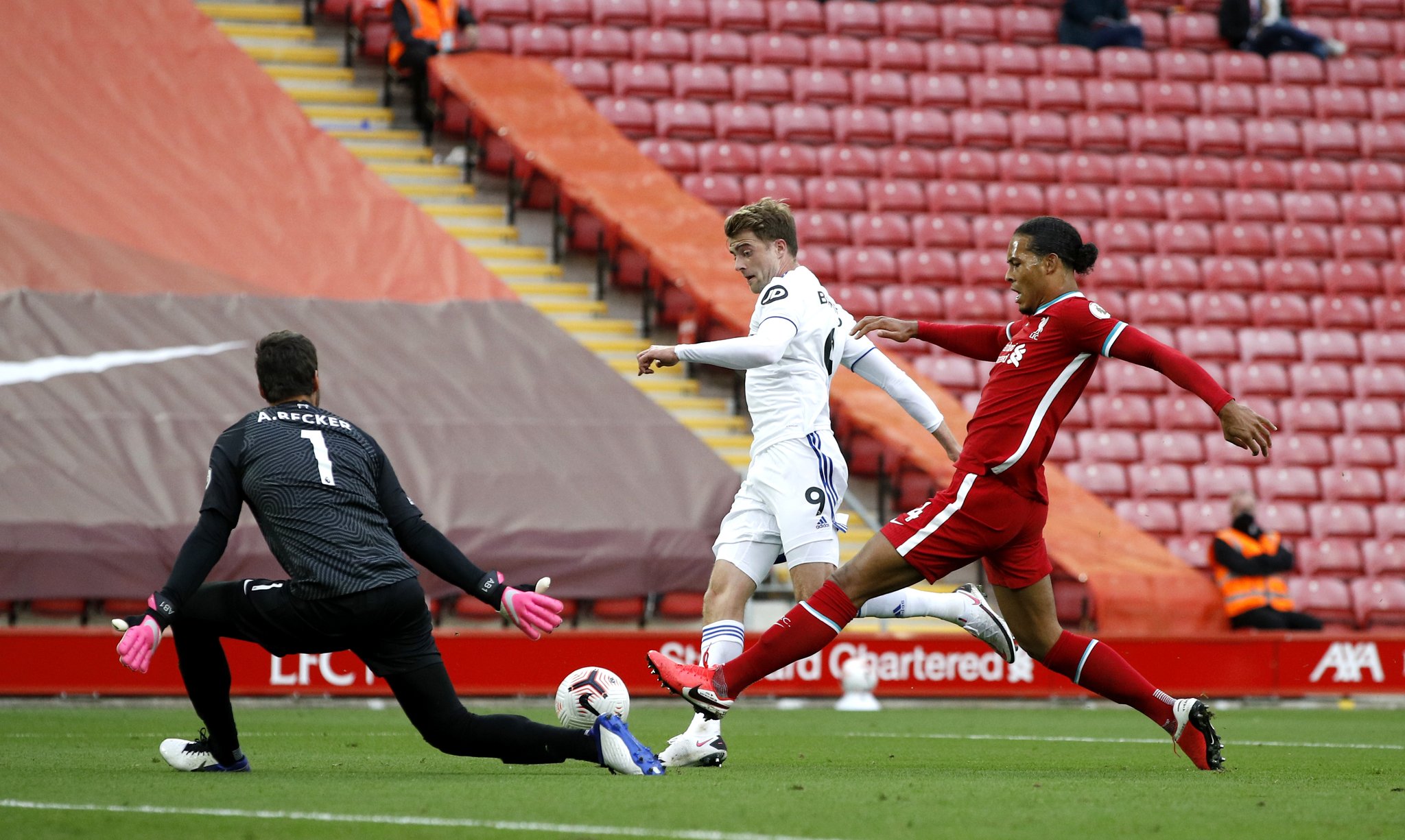 样引人瞩目 样引人瞩目